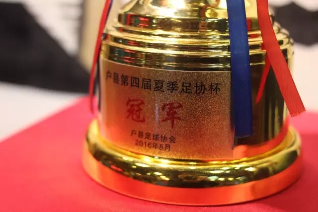 莱万转发疑似伊布言论：为什么国际足联如此偏袒C罗和葡萄牙？